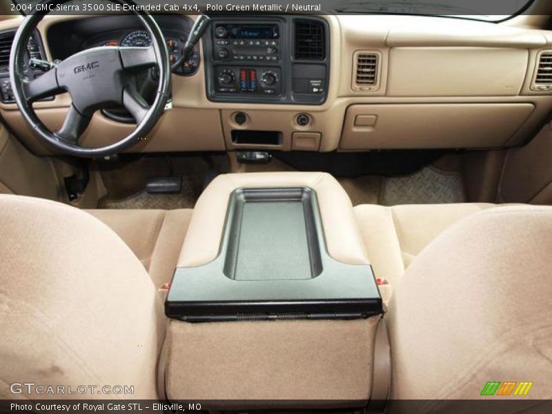 Dashboard of 2004 Sierra 3500 SLE Extended Cab 4x4