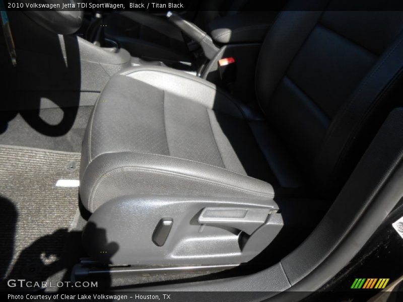 Black / Titan Black 2010 Volkswagen Jetta TDI SportWagen