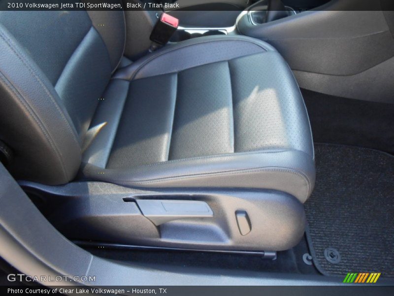 Black / Titan Black 2010 Volkswagen Jetta TDI SportWagen