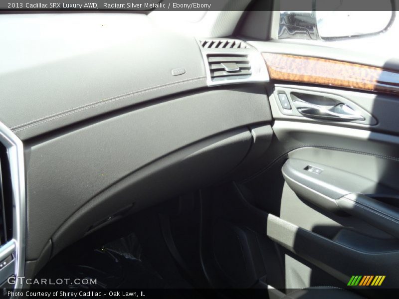 Radiant Silver Metallic / Ebony/Ebony 2013 Cadillac SRX Luxury AWD