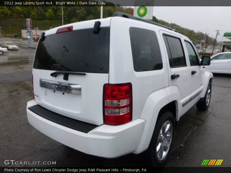 Bright White / Dark Slate Gray 2012 Jeep Liberty Sport 4x4