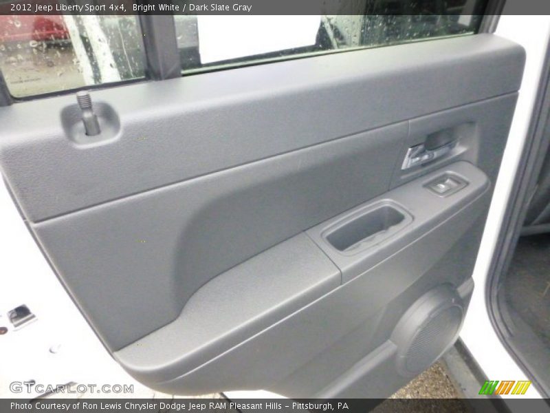 Bright White / Dark Slate Gray 2012 Jeep Liberty Sport 4x4