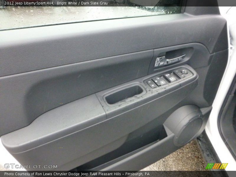 Bright White / Dark Slate Gray 2012 Jeep Liberty Sport 4x4