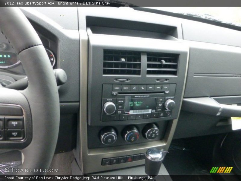 Bright White / Dark Slate Gray 2012 Jeep Liberty Sport 4x4