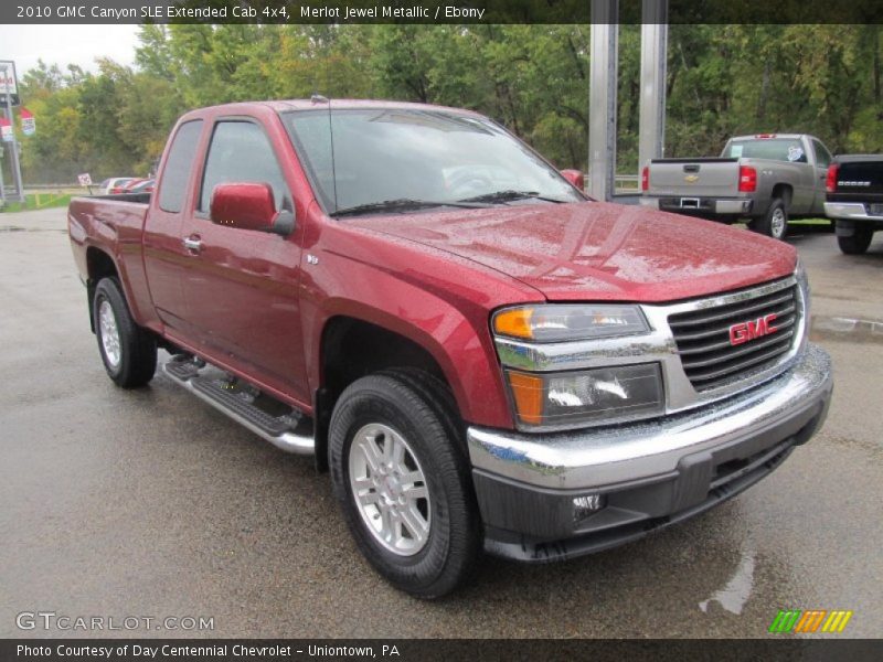 Front 3/4 View of 2010 Canyon SLE Extended Cab 4x4