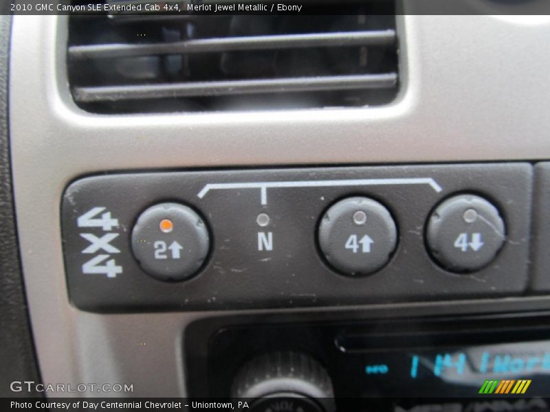 Controls of 2010 Canyon SLE Extended Cab 4x4