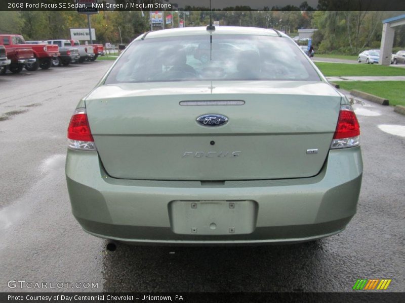 Kiwi Green / Medium Stone 2008 Ford Focus SE Sedan