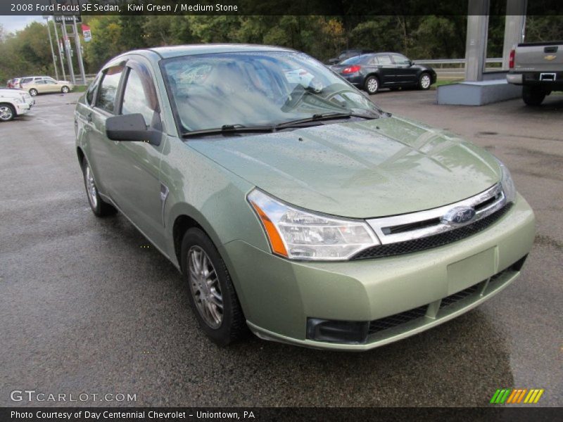 Kiwi Green / Medium Stone 2008 Ford Focus SE Sedan