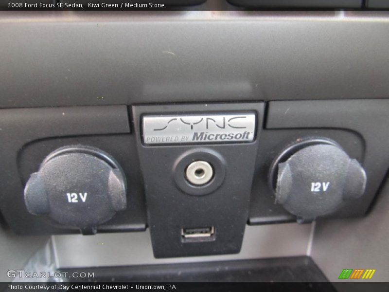 Kiwi Green / Medium Stone 2008 Ford Focus SE Sedan
