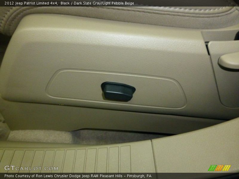 Black / Dark Slate Gray/Light Pebble Beige 2012 Jeep Patriot Limited 4x4