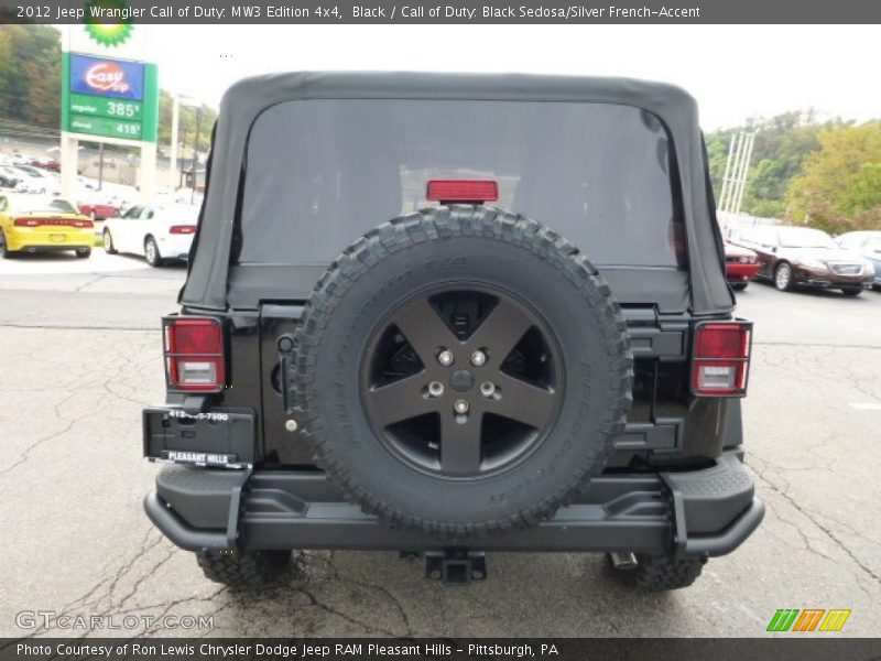Black / Call of Duty: Black Sedosa/Silver French-Accent 2012 Jeep Wrangler Call of Duty: MW3 Edition 4x4