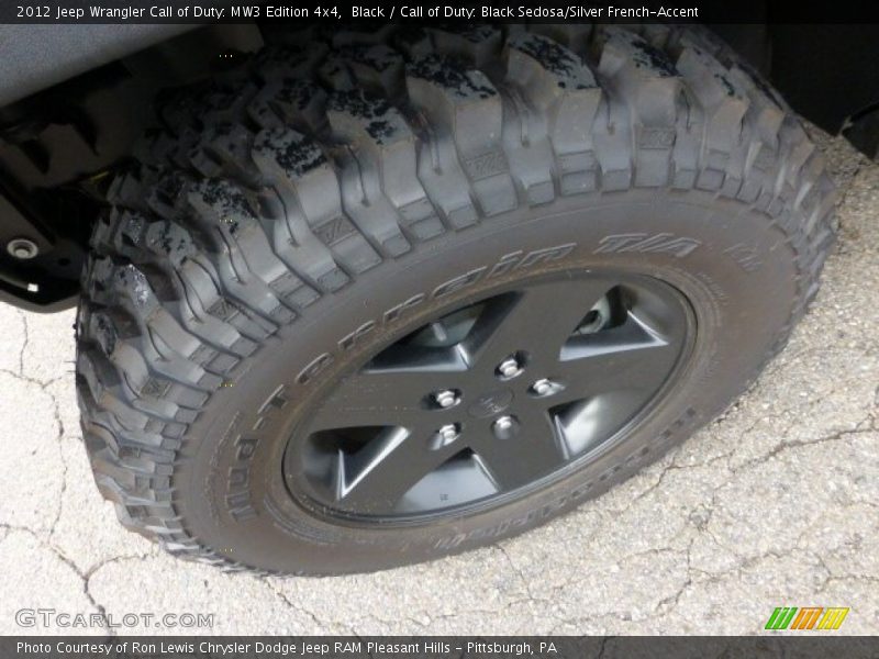 Black / Call of Duty: Black Sedosa/Silver French-Accent 2012 Jeep Wrangler Call of Duty: MW3 Edition 4x4