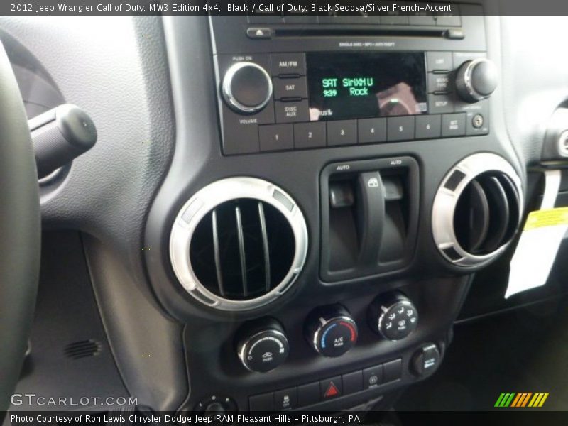 Controls of 2012 Wrangler Call of Duty: MW3 Edition 4x4