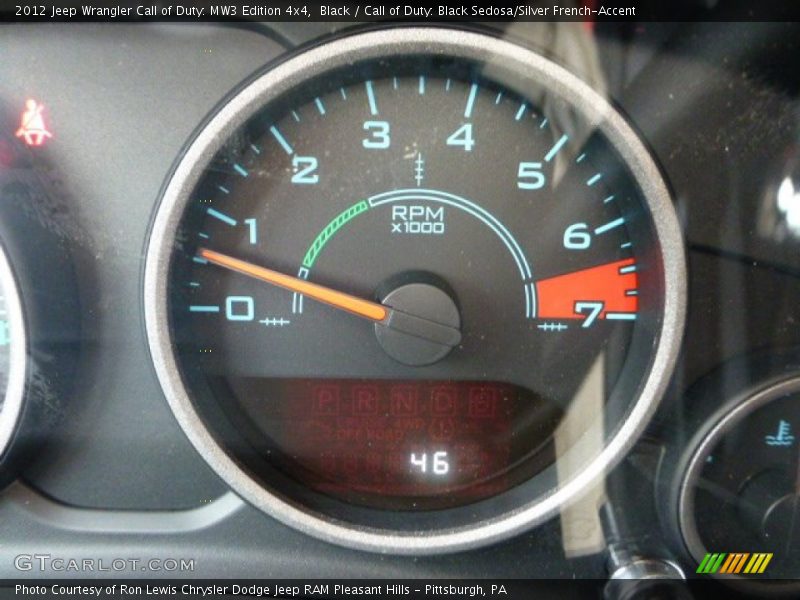 Black / Call of Duty: Black Sedosa/Silver French-Accent 2012 Jeep Wrangler Call of Duty: MW3 Edition 4x4