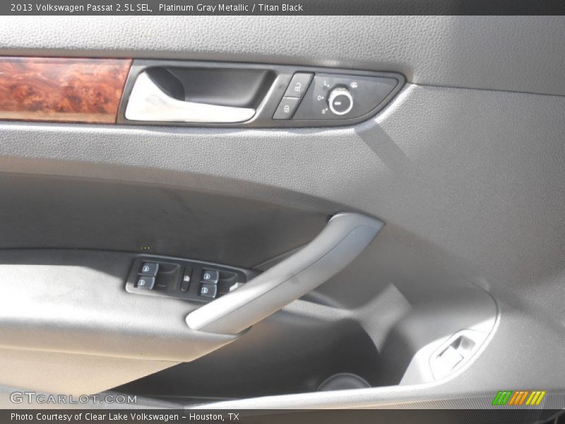 Platinum Gray Metallic / Titan Black 2013 Volkswagen Passat 2.5L SEL