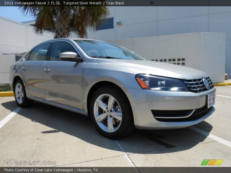 Tungsten Silver Metallic / Titan Black 2013 Volkswagen Passat 2.5L SE