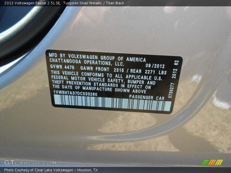 Tungsten Silver Metallic / Titan Black 2013 Volkswagen Passat 2.5L SE