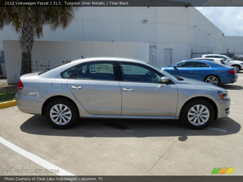Tungsten Silver Metallic / Titan Black 2013 Volkswagen Passat 2.5L S