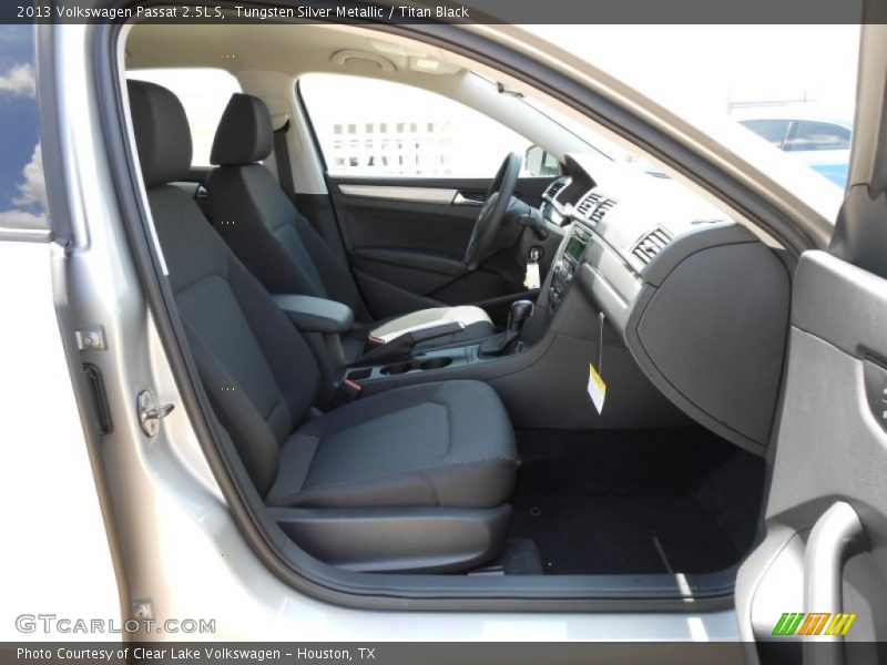 Tungsten Silver Metallic / Titan Black 2013 Volkswagen Passat 2.5L S