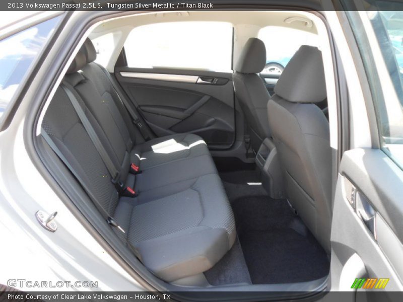 Tungsten Silver Metallic / Titan Black 2013 Volkswagen Passat 2.5L S