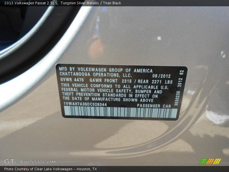 Tungsten Silver Metallic / Titan Black 2013 Volkswagen Passat 2.5L S