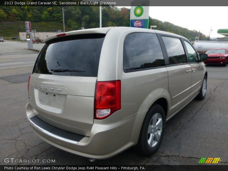 Sandstone / Black/Light Graystone 2013 Dodge Grand Caravan SE