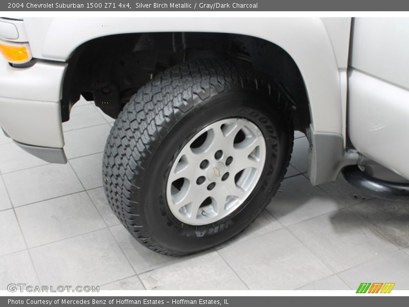 Silver Birch Metallic / Gray/Dark Charcoal 2004 Chevrolet Suburban 1500 Z71 4x4