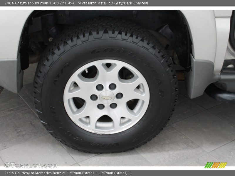 Silver Birch Metallic / Gray/Dark Charcoal 2004 Chevrolet Suburban 1500 Z71 4x4