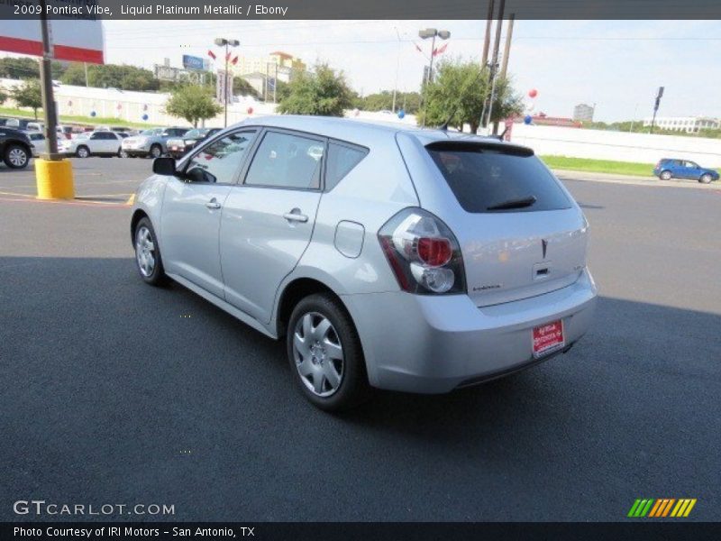 Liquid Platinum Metallic / Ebony 2009 Pontiac Vibe