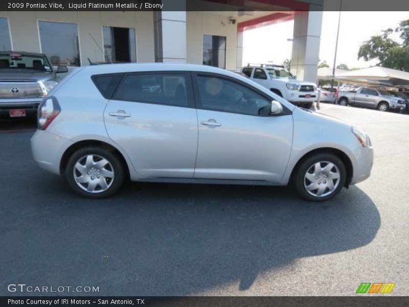 Liquid Platinum Metallic / Ebony 2009 Pontiac Vibe