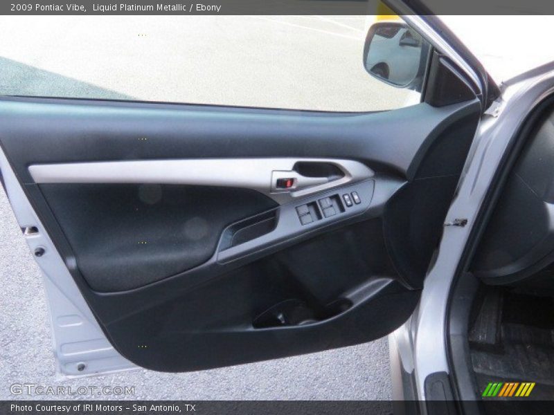 Liquid Platinum Metallic / Ebony 2009 Pontiac Vibe