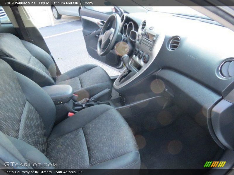 Liquid Platinum Metallic / Ebony 2009 Pontiac Vibe