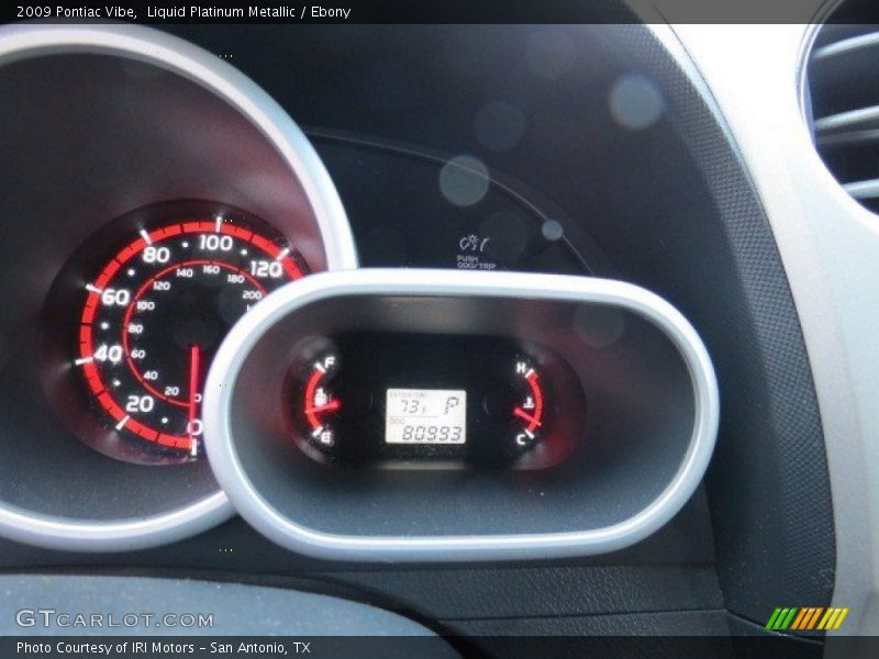Liquid Platinum Metallic / Ebony 2009 Pontiac Vibe