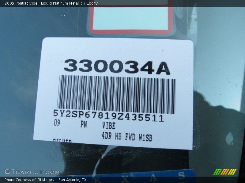 Liquid Platinum Metallic / Ebony 2009 Pontiac Vibe