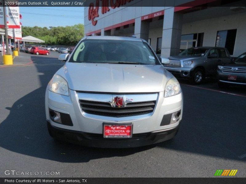 Quicksilver / Gray 2009 Saturn Outlook XE