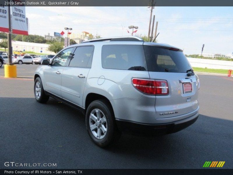 Quicksilver / Gray 2009 Saturn Outlook XE