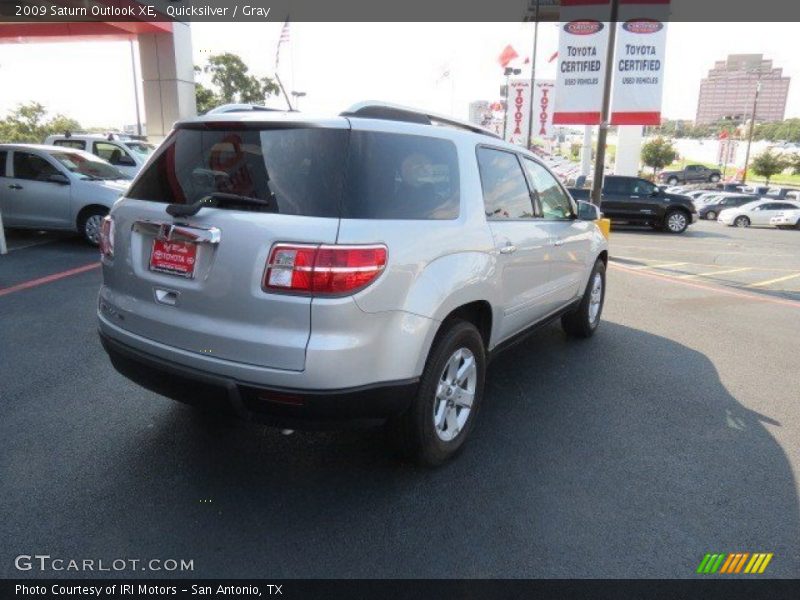 Quicksilver / Gray 2009 Saturn Outlook XE