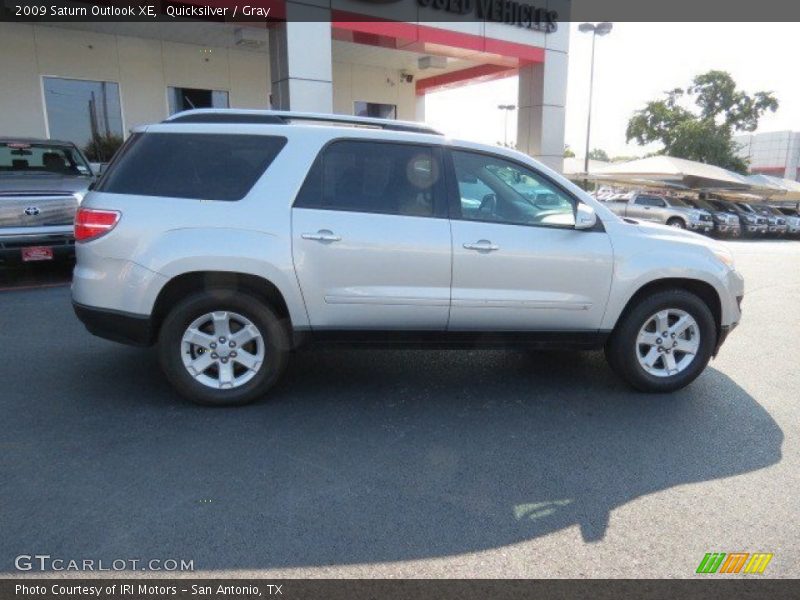 Quicksilver / Gray 2009 Saturn Outlook XE
