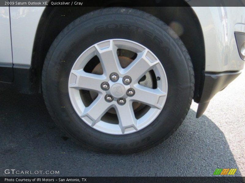 Quicksilver / Gray 2009 Saturn Outlook XE