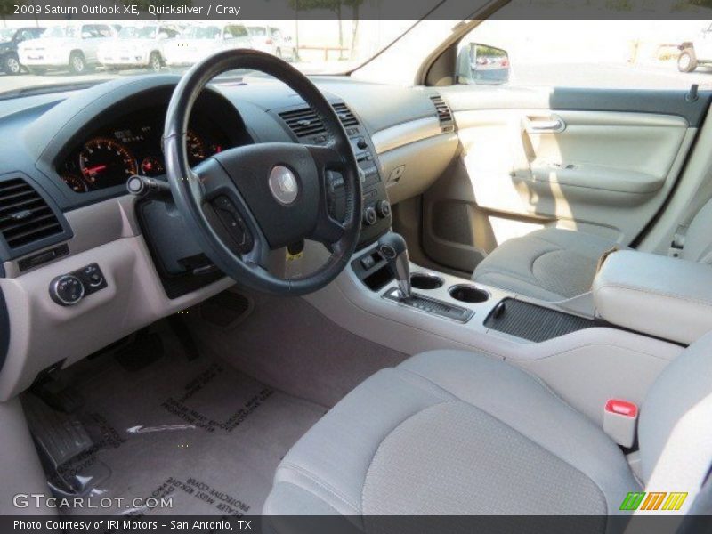 Quicksilver / Gray 2009 Saturn Outlook XE