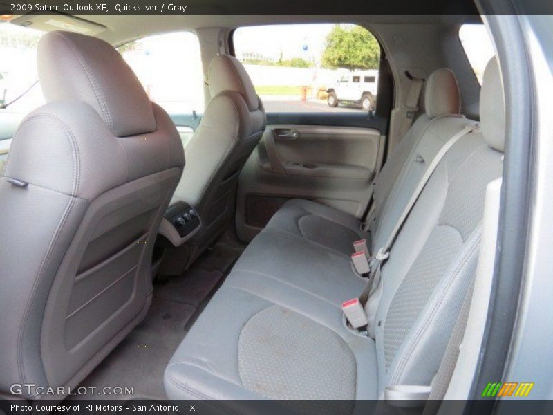 Quicksilver / Gray 2009 Saturn Outlook XE
