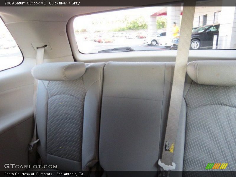 Quicksilver / Gray 2009 Saturn Outlook XE