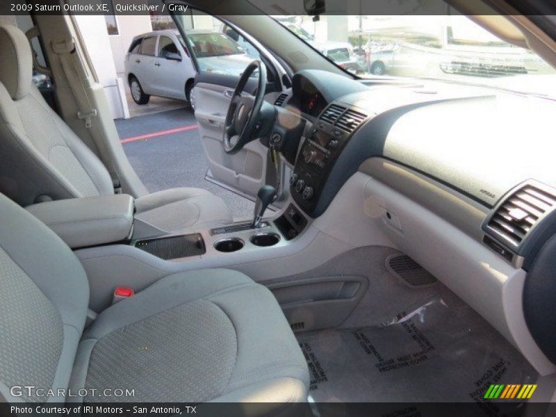 Quicksilver / Gray 2009 Saturn Outlook XE