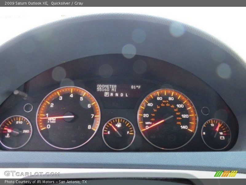 Quicksilver / Gray 2009 Saturn Outlook XE