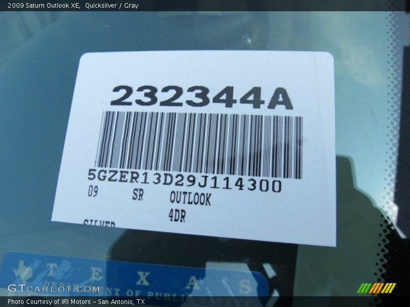 Quicksilver / Gray 2009 Saturn Outlook XE