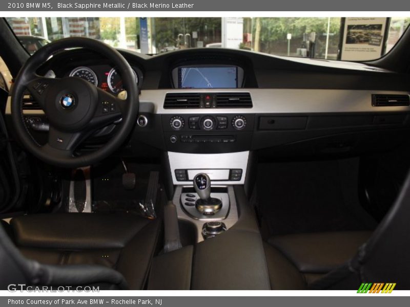 Black Sapphire Metallic / Black Merino Leather 2010 BMW M5