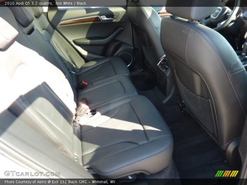 Ibis White / Black 2010 Audi Q5 3.2 quattro