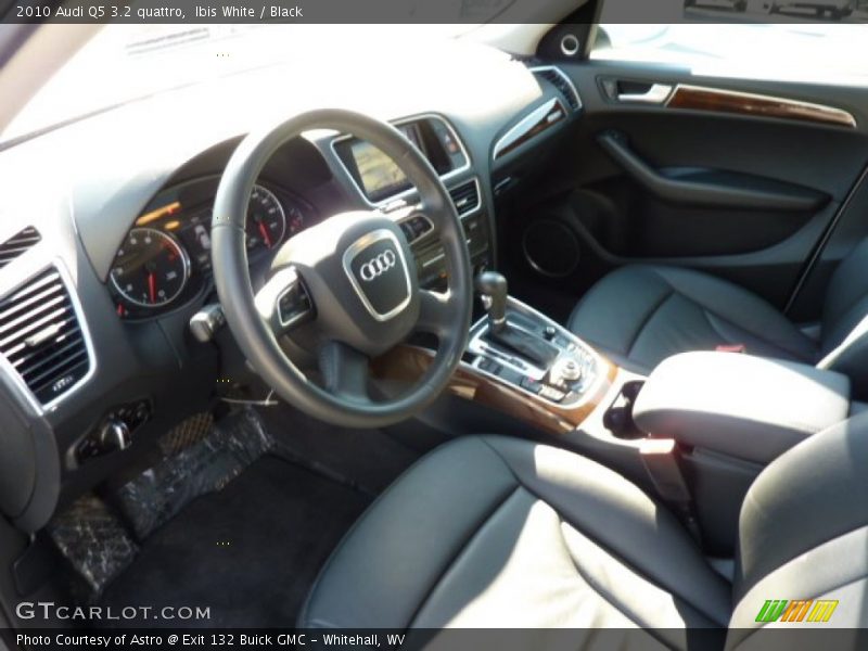 Ibis White / Black 2010 Audi Q5 3.2 quattro