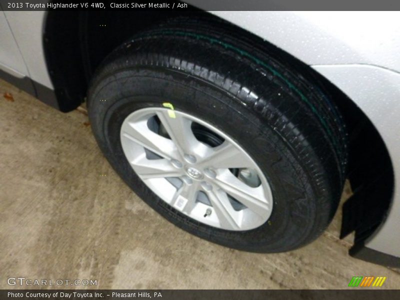 Classic Silver Metallic / Ash 2013 Toyota Highlander V6 4WD