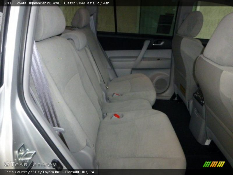 Classic Silver Metallic / Ash 2013 Toyota Highlander V6 4WD